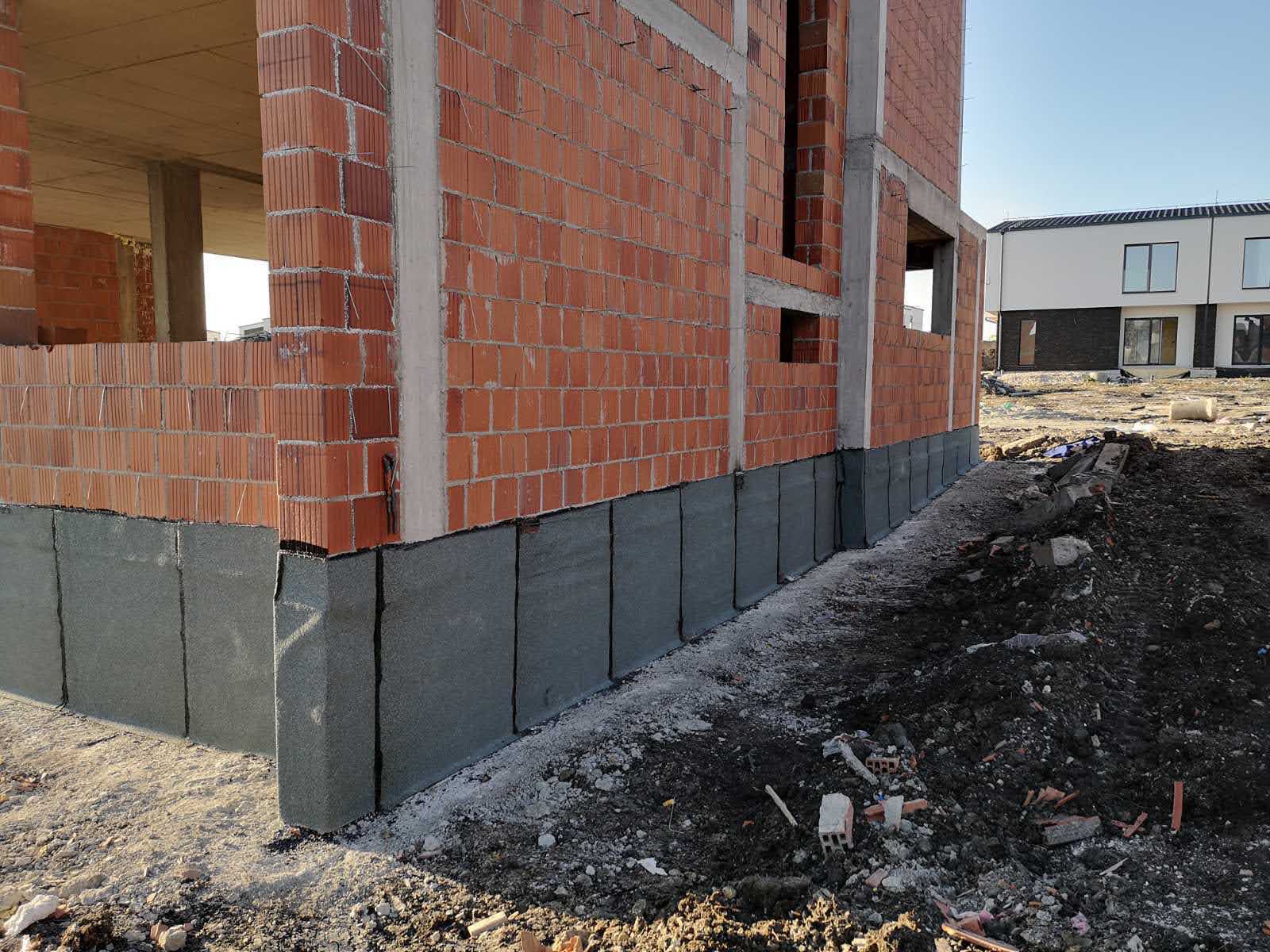 Hidroizolim i Themeleve